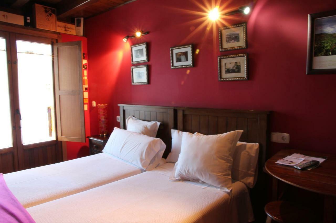 Micro-Hostal La Puerta Del Perdon Villafranca Del Bierzo Εξωτερικό φωτογραφία